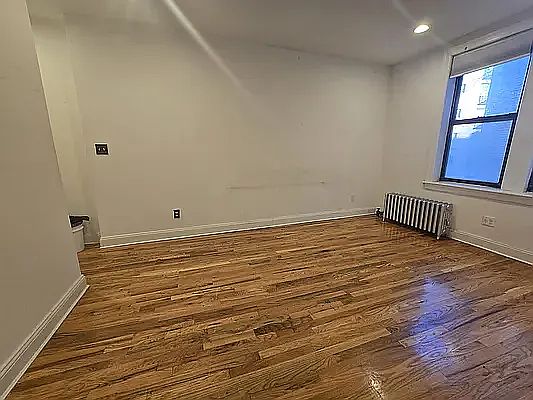 4th image of 590 E 21st St #2FF