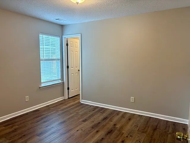 404 Dunmurry Pl — Photo 9