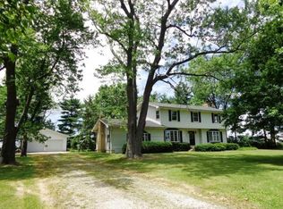 4935 N Bearsdale Rd, Decatur, IL 62526