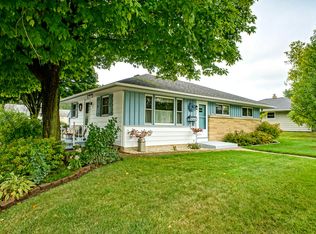 2899 S 92nd St, West Allis, WI 53227