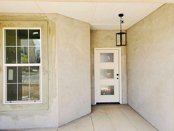 2nd image of 1017 S Clover Ln