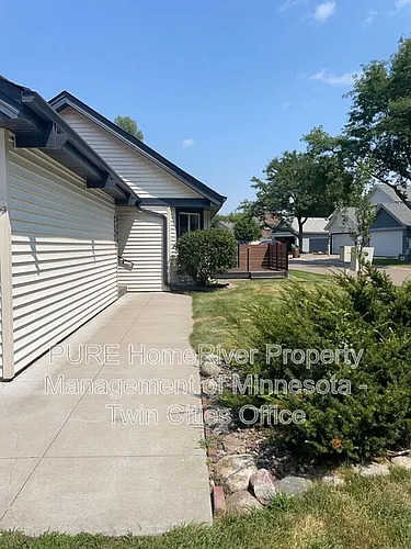 1390 Granada Trl N Photo 1