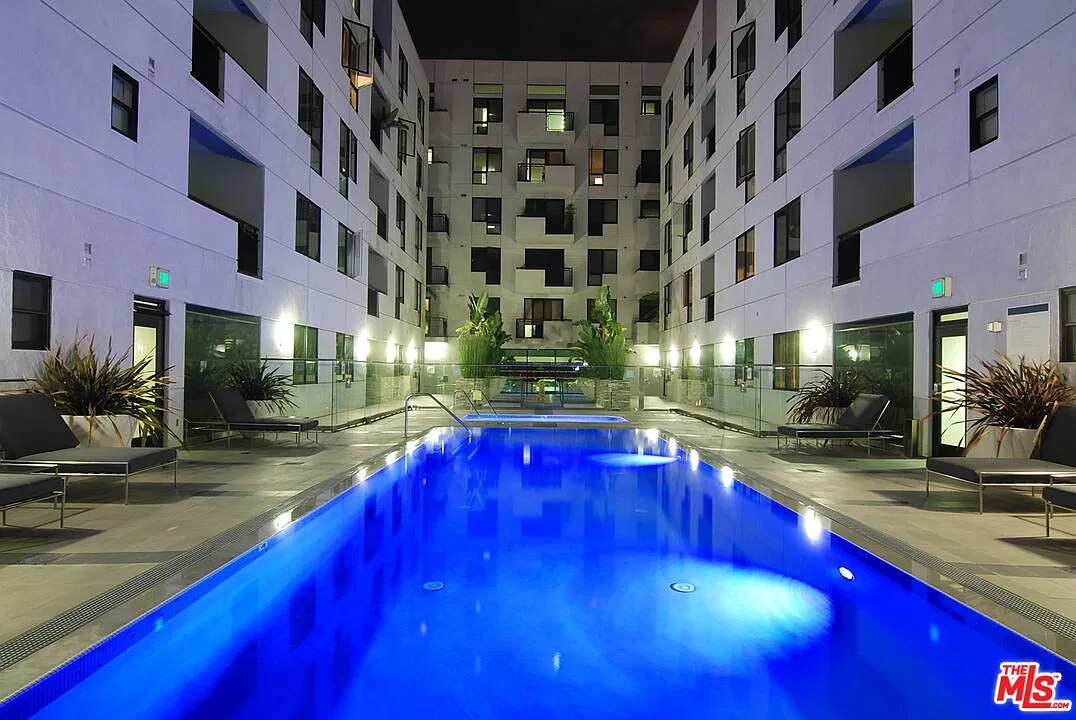 2 bed, 2.0 bath, 1140 sqft, $3,450 — Photo 1