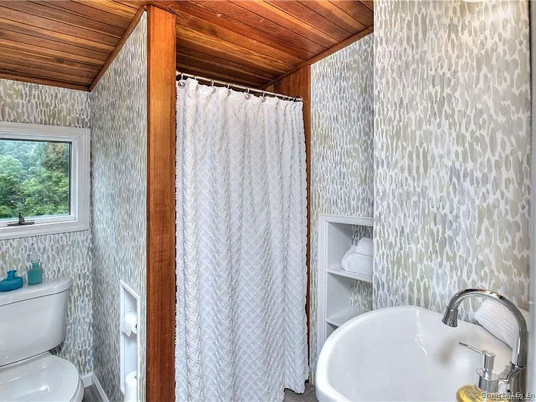 151 Sasapequan Rd — Photo 16