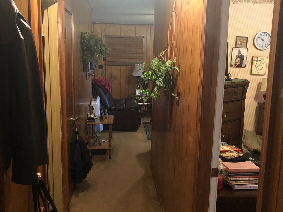 1st image of 1081 Holly Dr