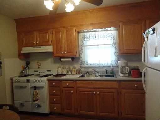 3rd image of 809 E Gibbs St