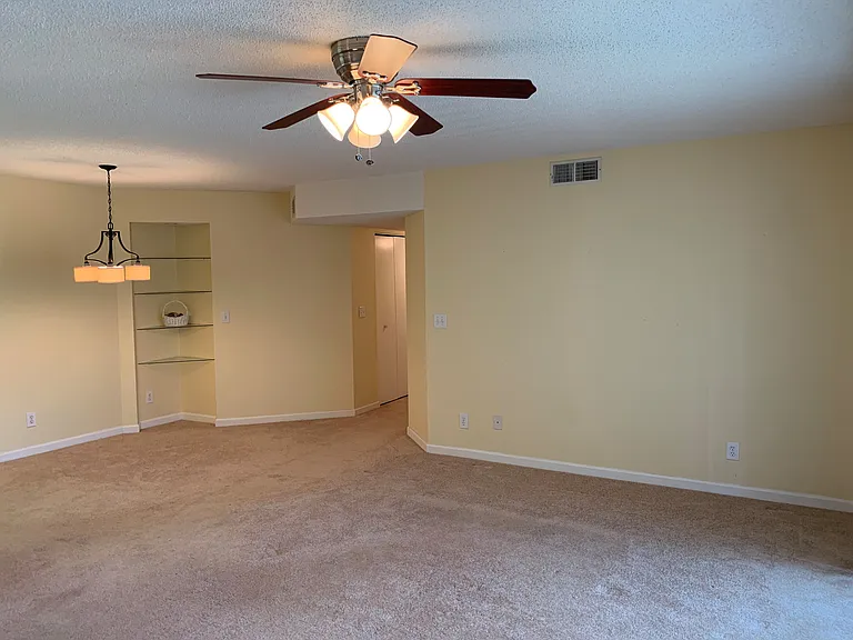 2136 Clearwater Dr #F — Photo 7