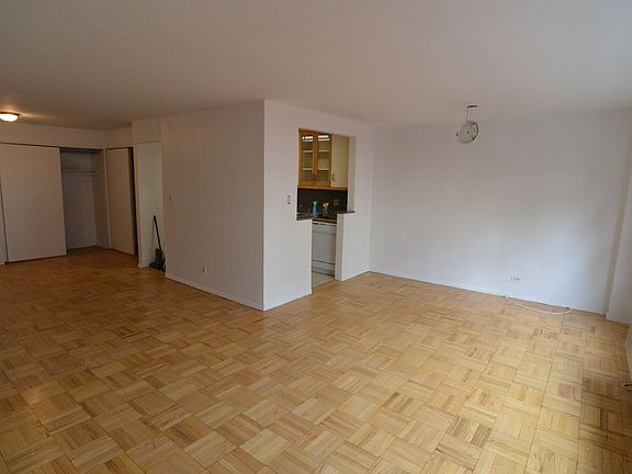 4th image of 350 E 52nd St APT 7G