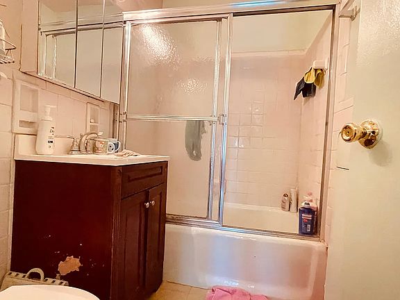 5th image of 14205 Roosevelt Ave APT 210