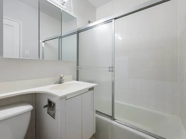 207 East 37th Street image 7 of 11