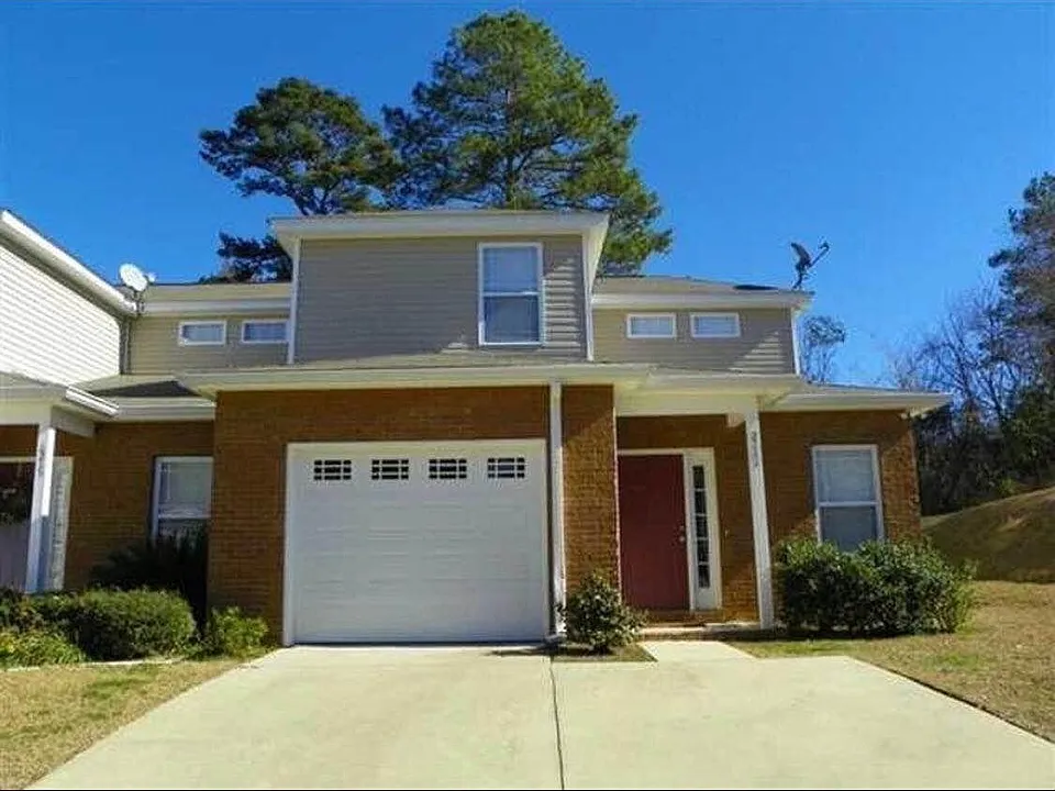 2213 Delta Ln