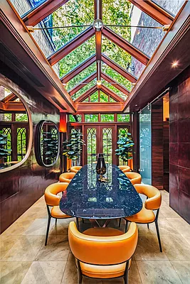 Sold by Societe Real Estate | media 10