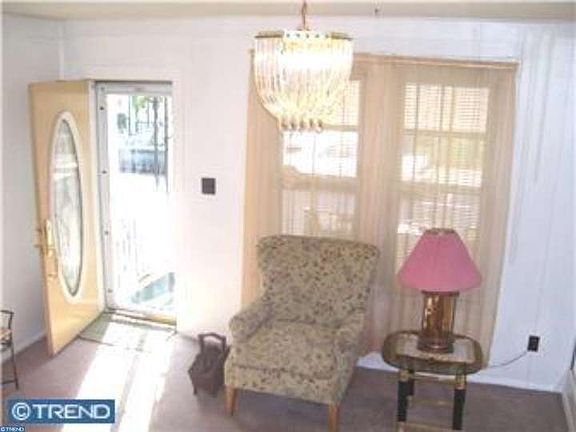 2nd image of 439 Saint Mary St