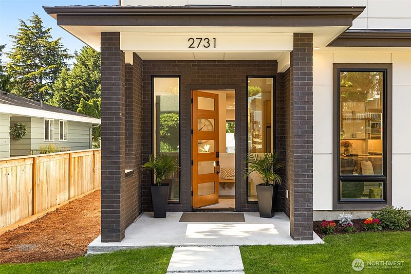2nd image of 2731 50th Avenue SW