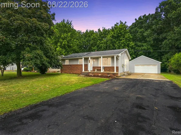 5409 Hopkins Rd, Flint, MI 48506