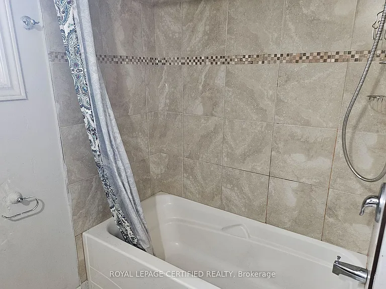 290 Balmoral Ave N — Photo 15