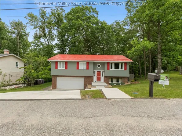 10 Barberry Ln, Clendenin, WV 25045