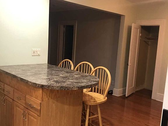 3rd image of 704 Linden Ave
