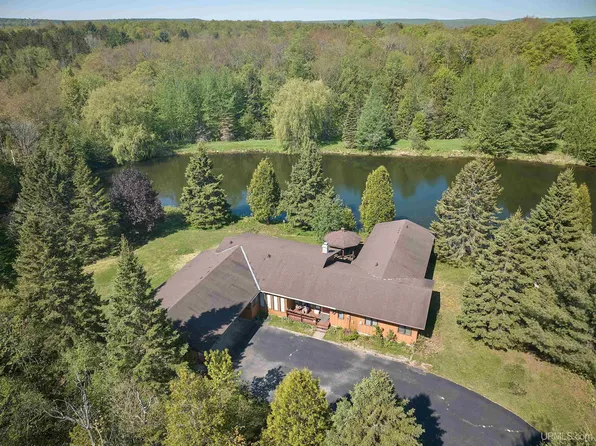N6355 Alger Heights Rd, Munising, MI 49862