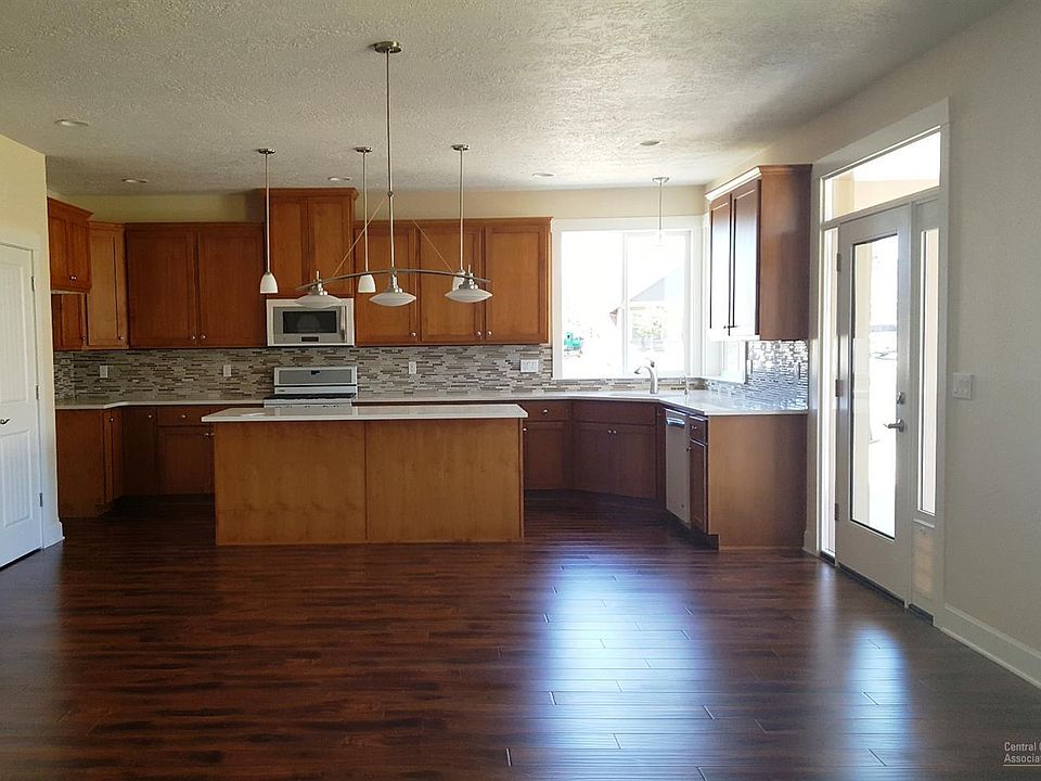 2nd image of 1537 NW Upas Ave