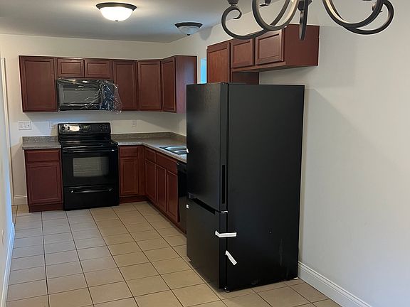 4th image of 1209 Fessenden Ave
