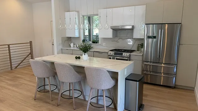 5 bed, 1900 sqft, $7,500 — Photo 4