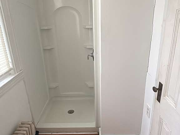 4th image of 190 Broad St