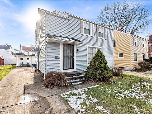 2nd image of 15914 Delrey Ave