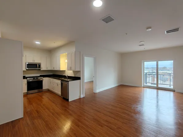 10 Franklin Ave APT 201, Revere, MA 02151