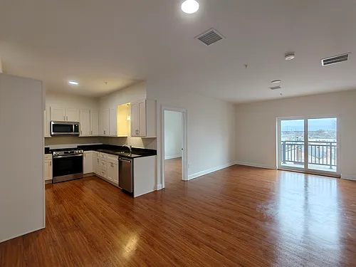 10 Franklin Ave #201 Photo 1