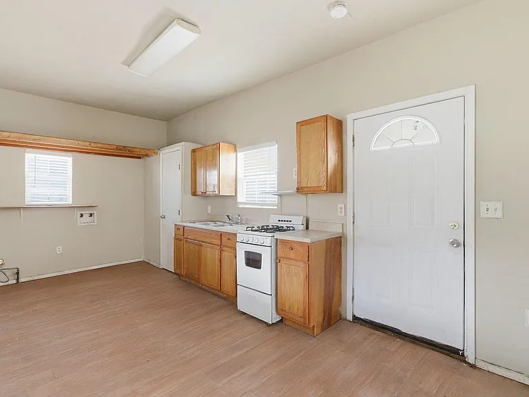 2411 Leffingwell St — Photo 33