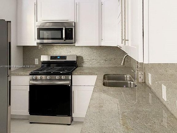 3rd image of 730 Pennsylvania Ave APT 206