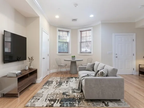 82 E Brookline St APT 1, Boston, MA 02118