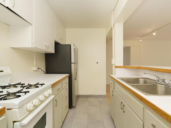 4th image of 1014 5th Ave N APT 31