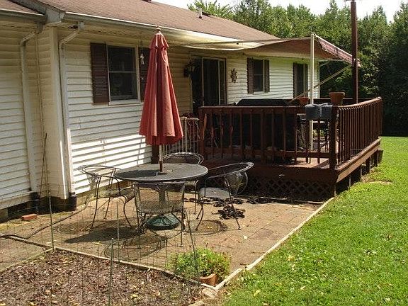 Rear Deck & Patio