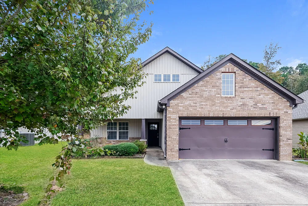 3 bed, 2.0 bath, 1825 sqft, $1,810 — Photo 1