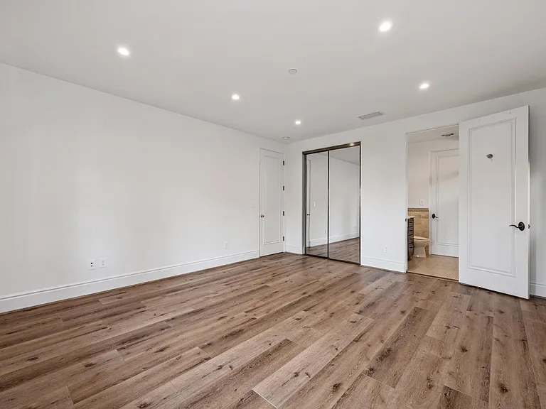 305 N Palm Dr — Photo 6