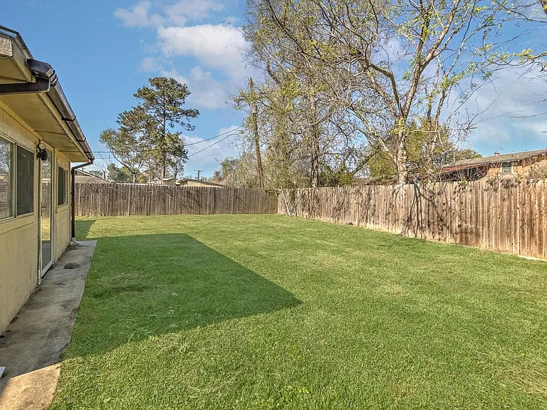 501 Ladd St — Photo 35