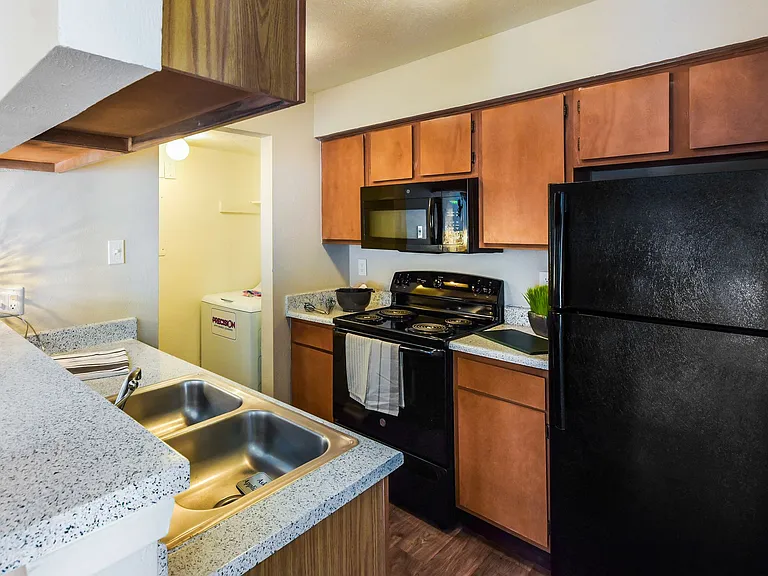 The Summit Apartments — Photo 22