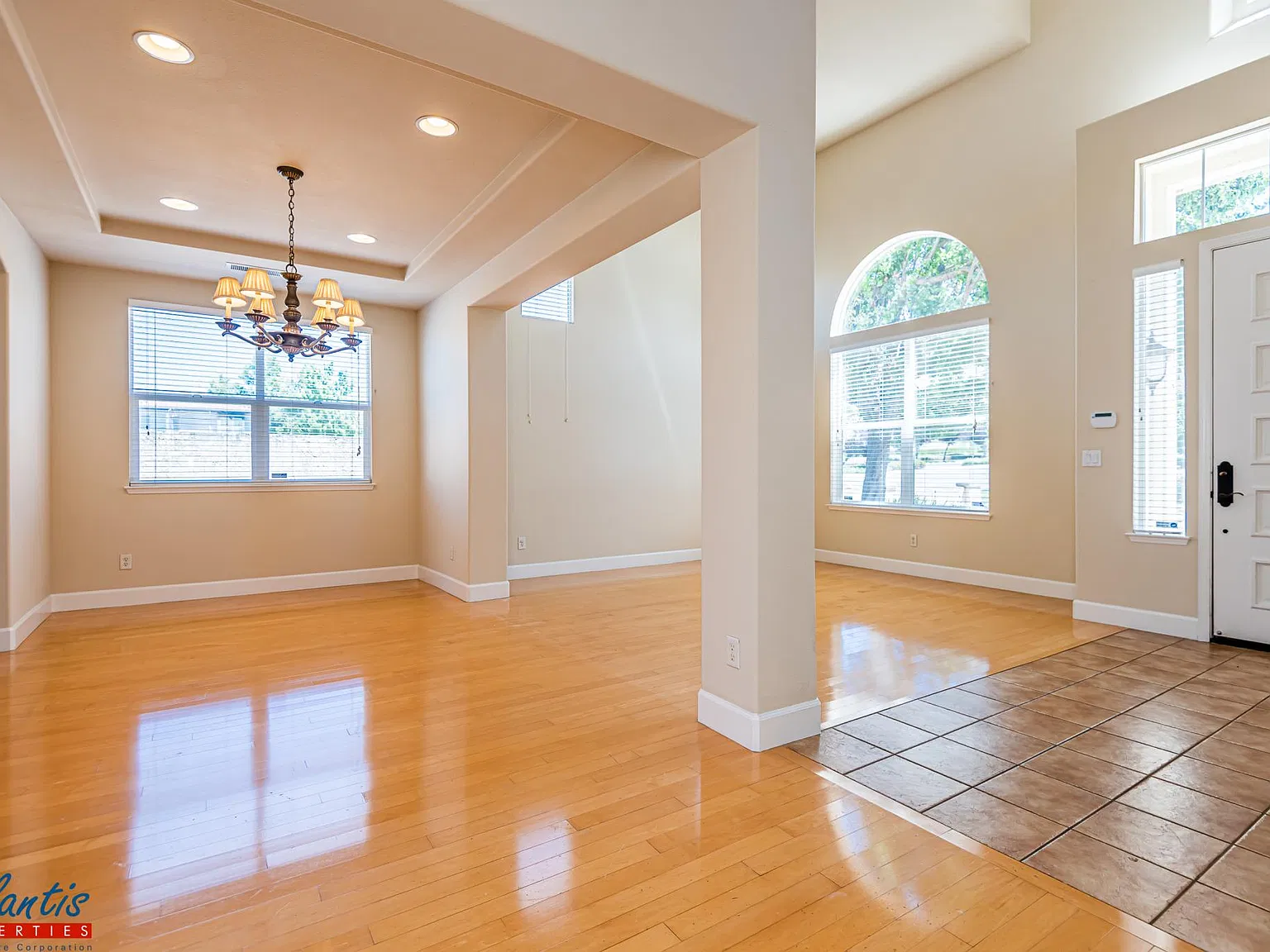 4 bed, 2.5 bath, 2460 sqft, $5,595 — Photo 2