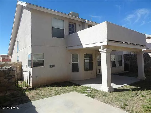 7481 Umbria Dr — Photo 25