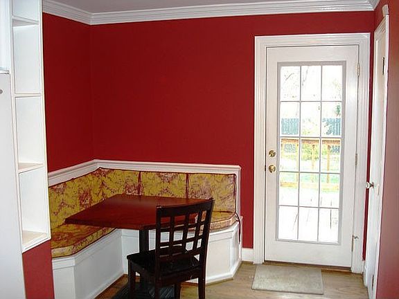 Breakfast Nook with built in Bench Seat