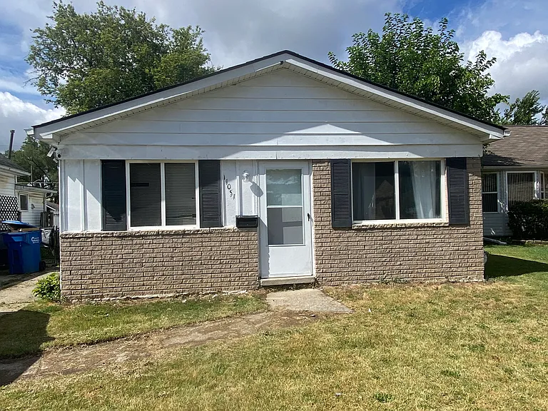 11051 Studebaker Ave — Photo 2