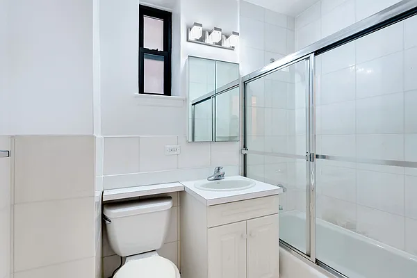 Rented by Anchor Associates | media 7