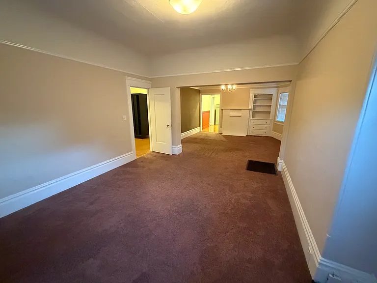 2209 Woolsey St — Photo 7