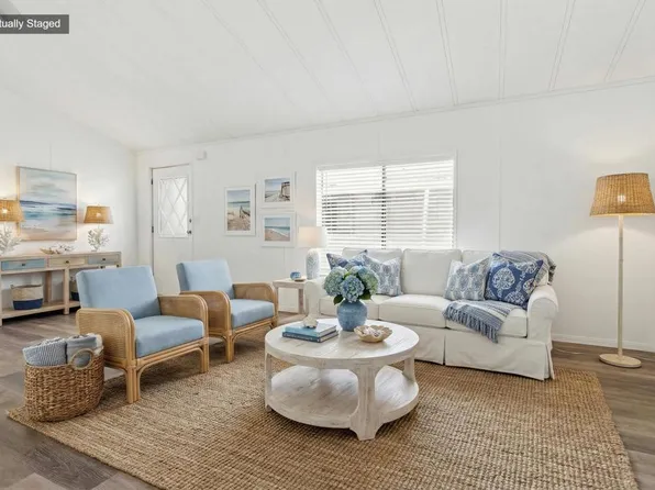 122 Beechwood Ln, Oceanside, CA 92054