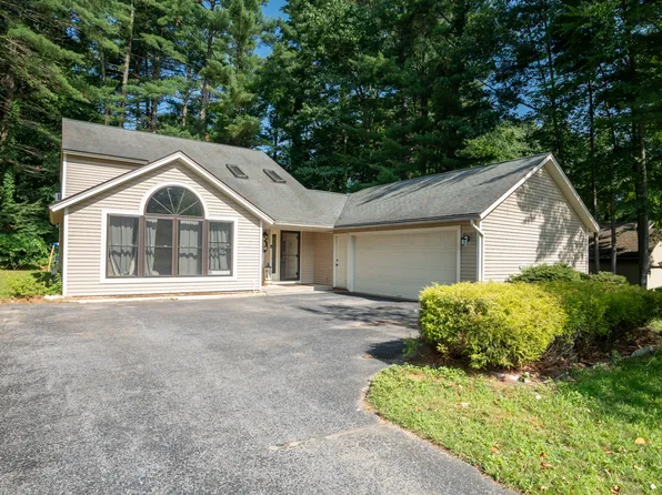 64 Meadow Rue Pl, Malta, NY 12020