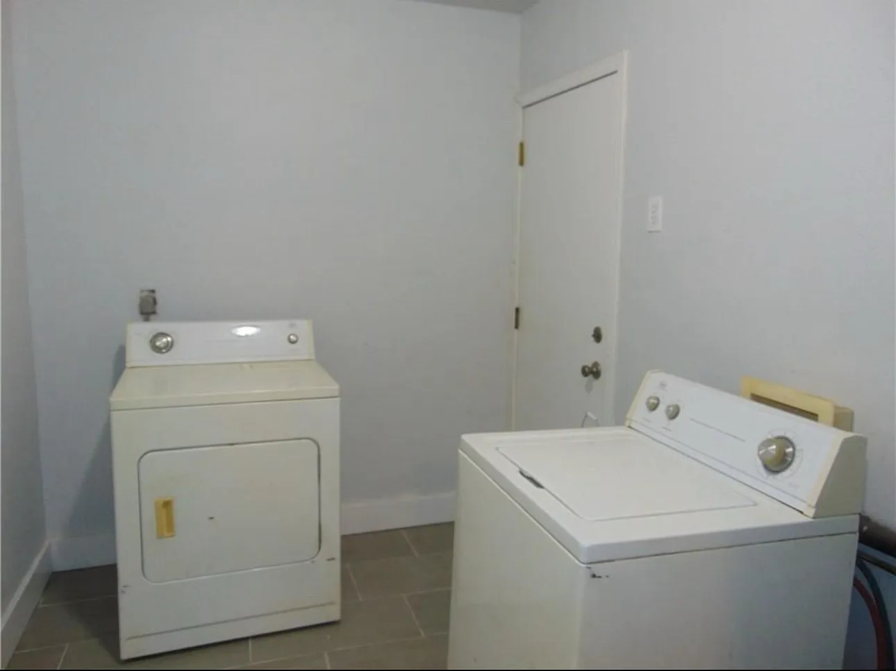 3 bed, 1100 sqft, $1,250 — Photo 4
