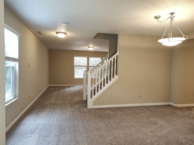 2038 Dunsmore Ln — Photo 8