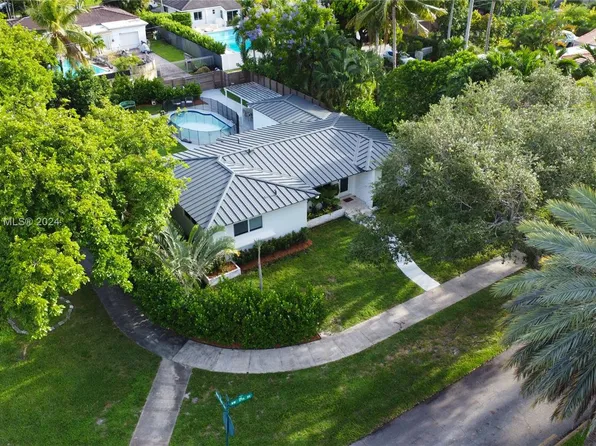 2 NW 109th St, Miami Shores, FL 33168